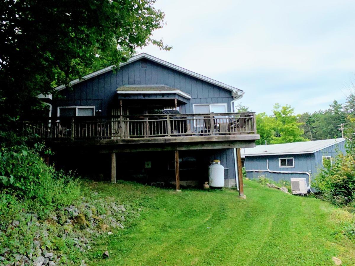 Blue Lagoon Resort Lake George Esterno foto