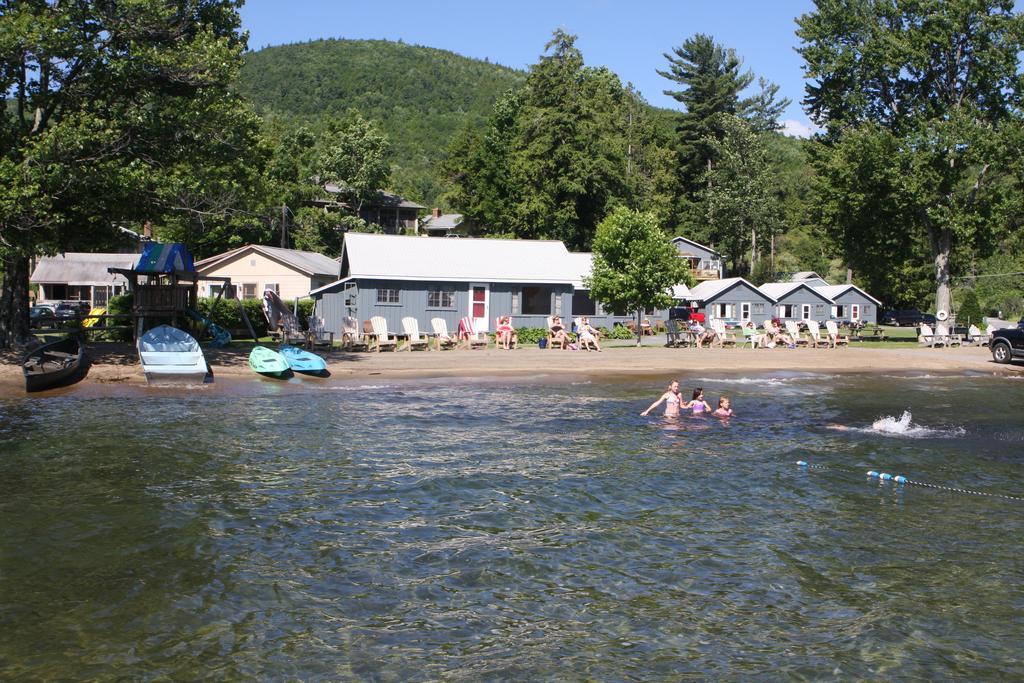 Blue Lagoon Resort Lake George Esterno foto