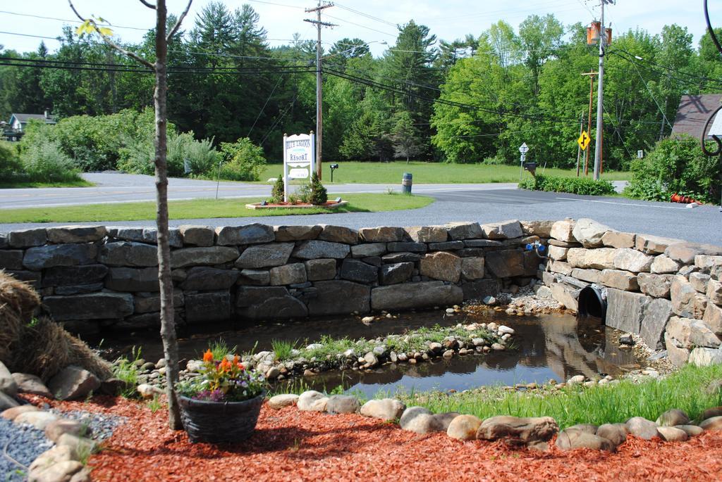 Blue Lagoon Resort Lake George Esterno foto