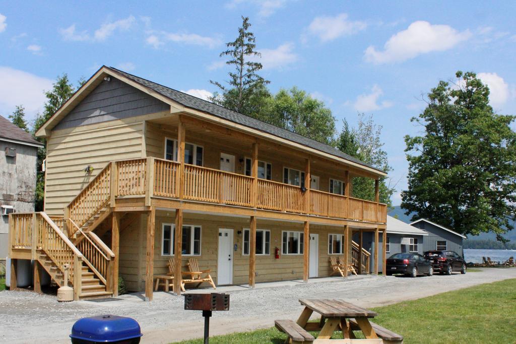 Blue Lagoon Resort Lake George Esterno foto