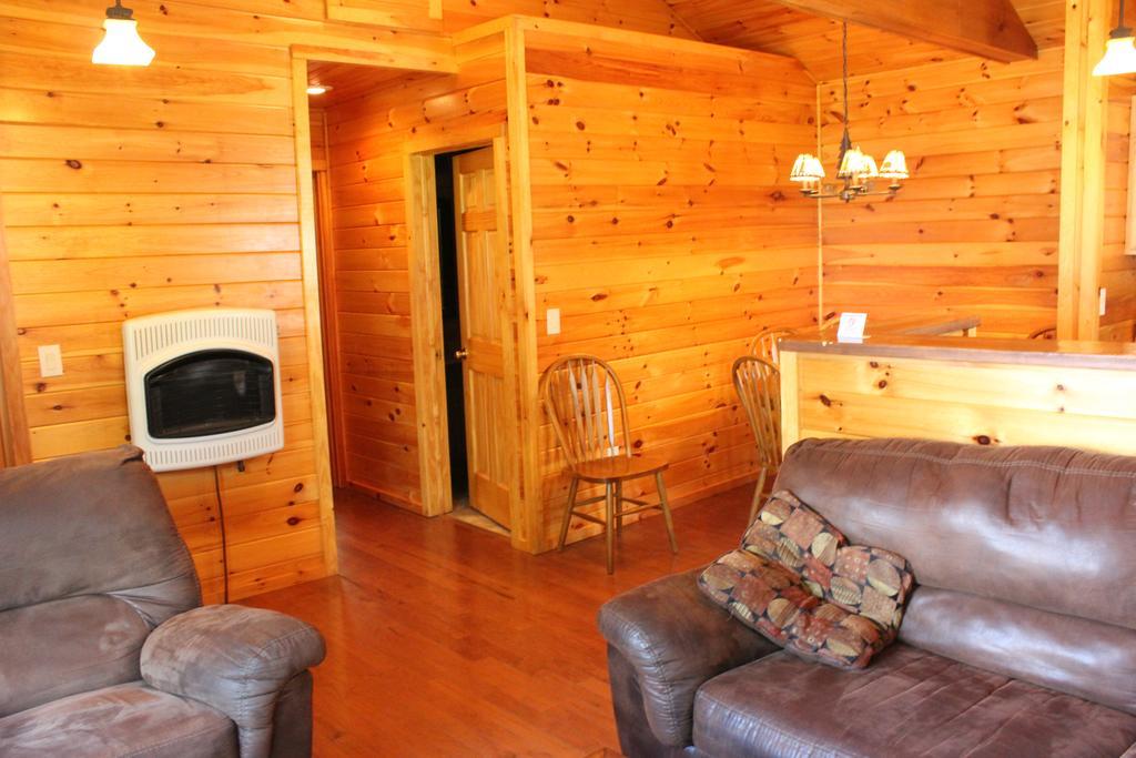 Blue Lagoon Resort Lake George Esterno foto
