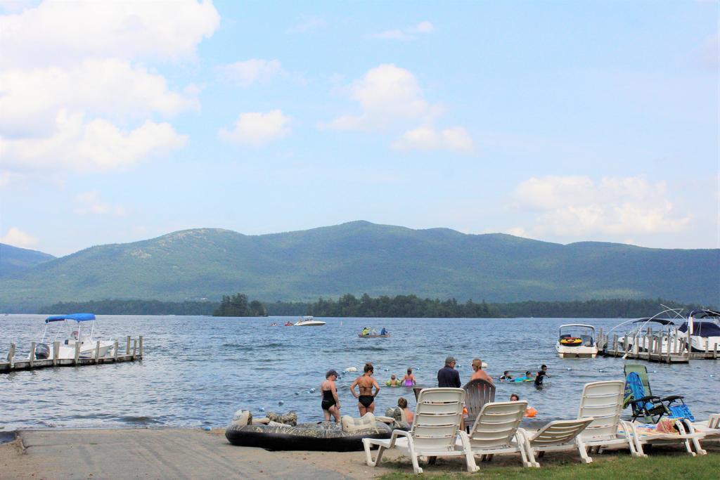 Blue Lagoon Resort Lake George Esterno foto