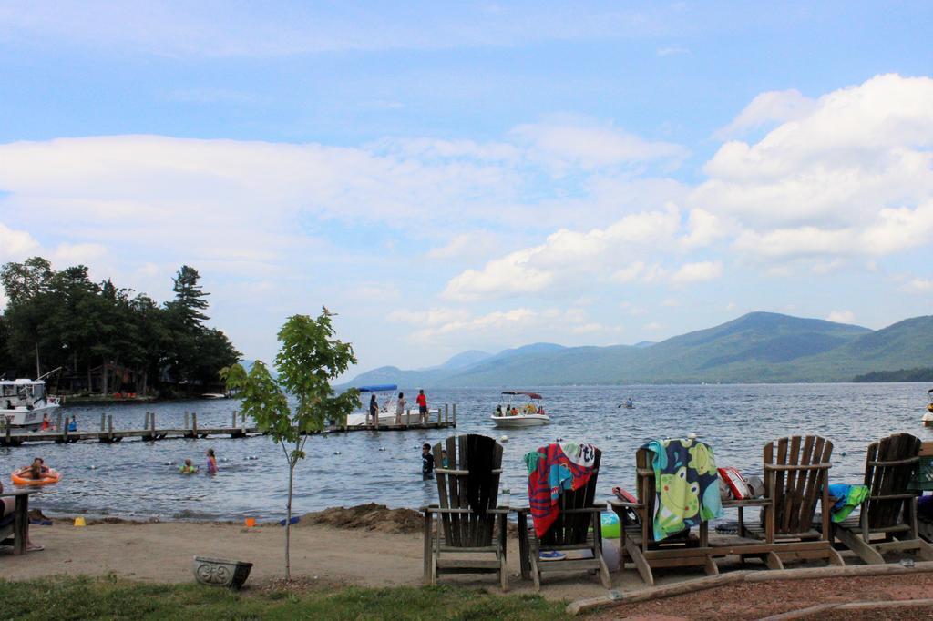 Blue Lagoon Resort Lake George Esterno foto