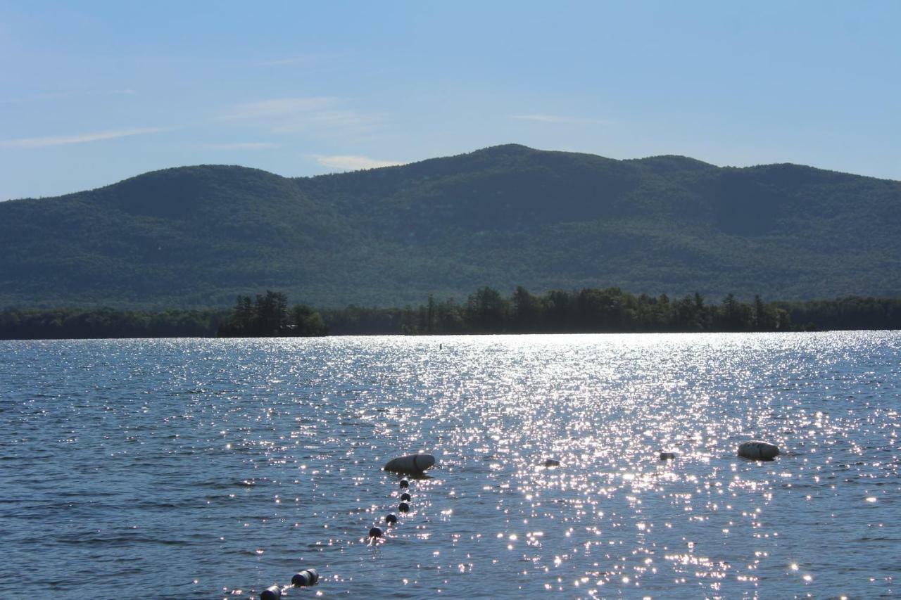 Blue Lagoon Resort Lake George Esterno foto