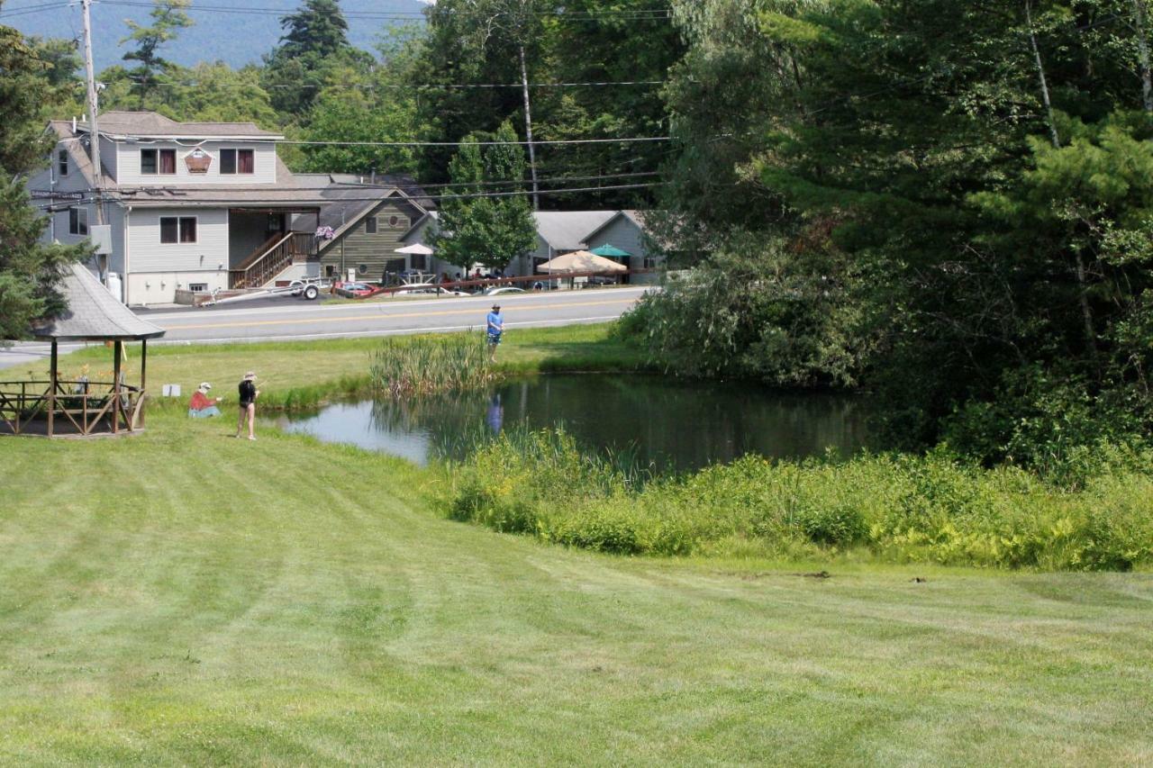 Blue Lagoon Resort Lake George Esterno foto