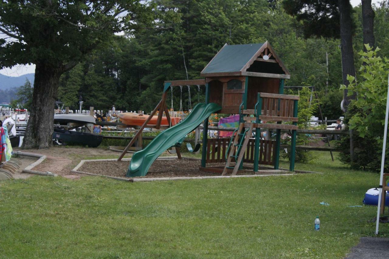 Blue Lagoon Resort Lake George Esterno foto