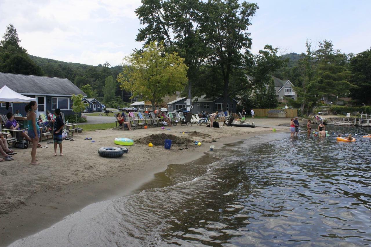 Blue Lagoon Resort Lake George Esterno foto