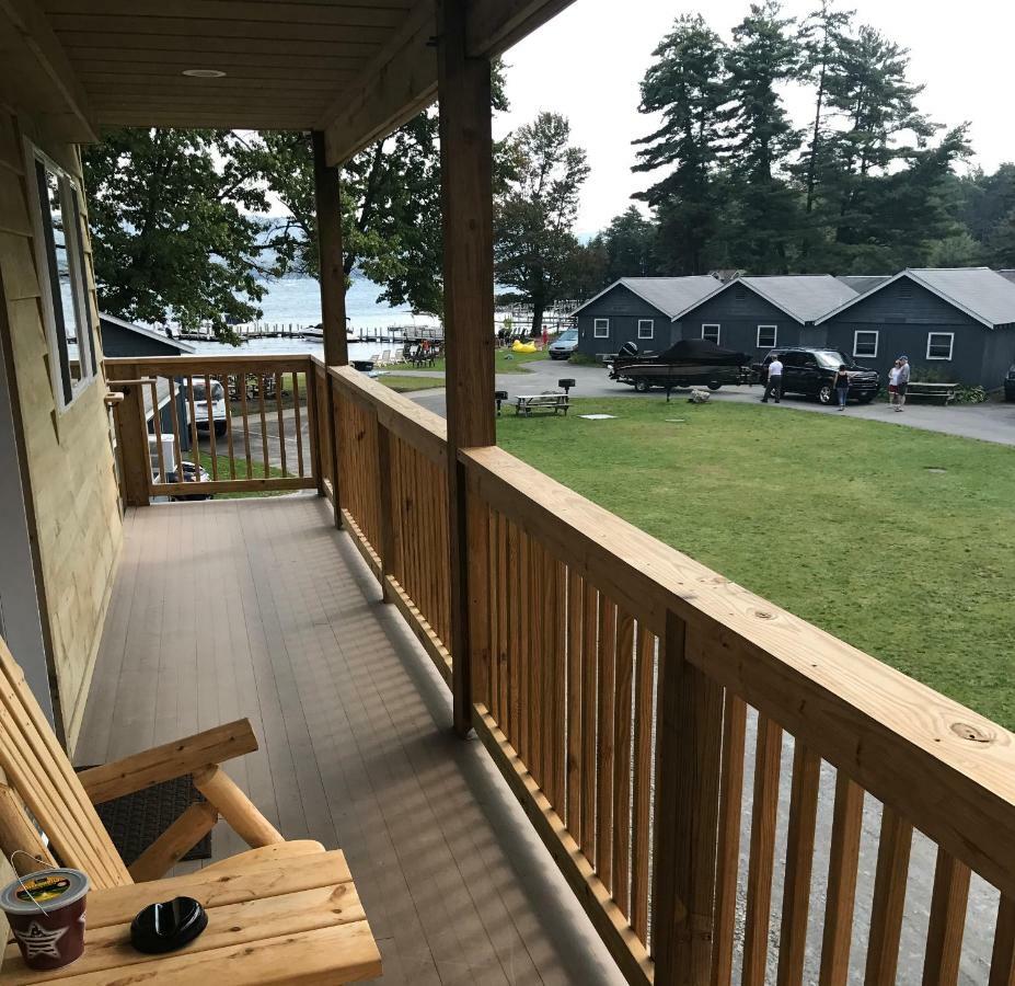 Blue Lagoon Resort Lake George Esterno foto