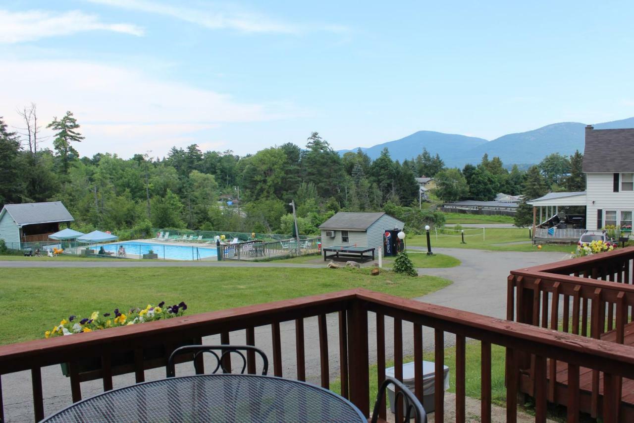 Blue Lagoon Resort Lake George Esterno foto